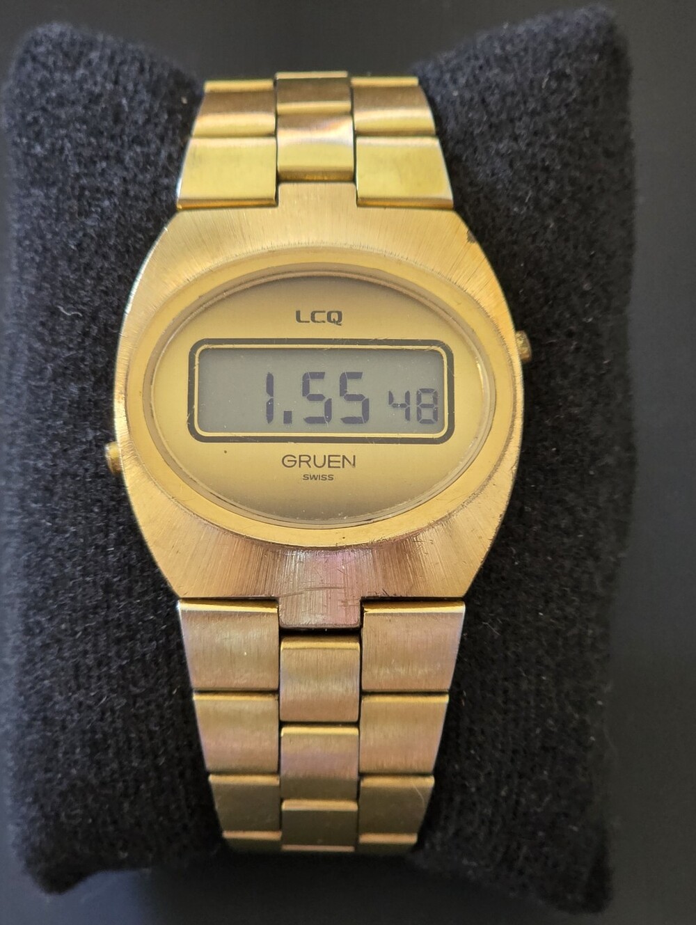 VTG Gruen LCQ LCD Digital 35mm Gold Tone Watch WORKS FLAW